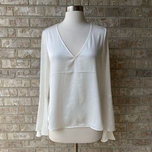 Express V-Neck, Sleeve Bell Top Blouse Size S 🌸